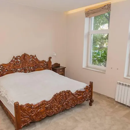 Modern Large Central 185m2